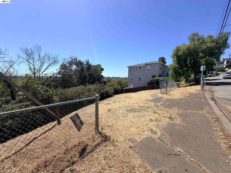 14643 Saturn Dr, San Leandro, CA 94578 - #2
