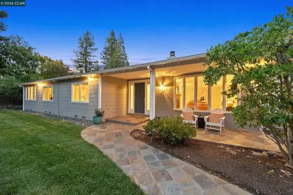 10 Hillcrest Dr, Orinda, CA 94563