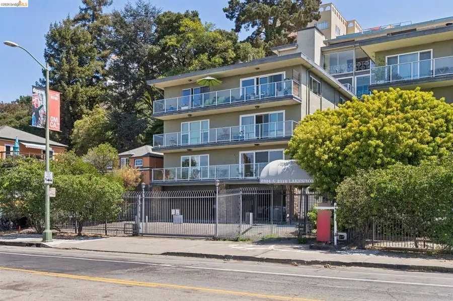 2324 Lakeshore Ave, Oakland, CA 94606 - #2
