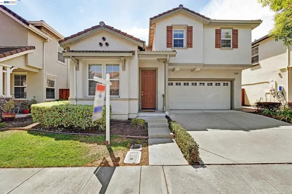 34500 Torrey Pine Ln, Union City, CA 94587