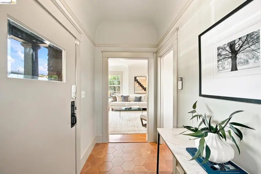 1021 E 23rd St, Oakland, CA 94606 - #3