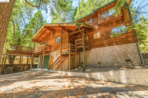 29576 Lassen Dr, Cold Springs, CA 95335