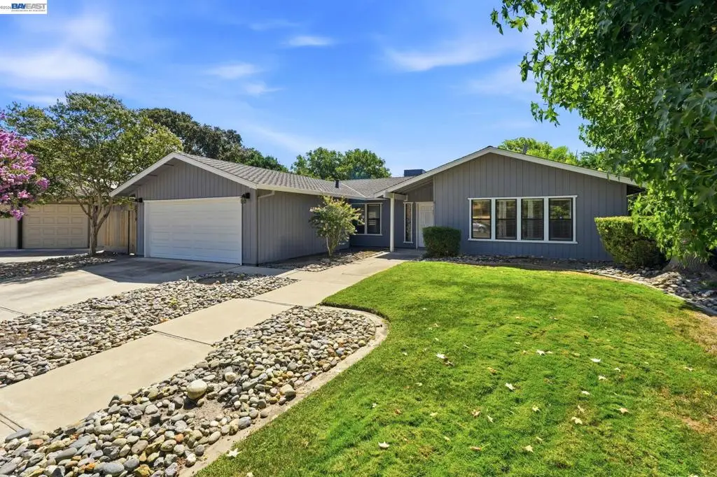 2870 Smoke Tree Cir, Stockton, CA 95209 - #1