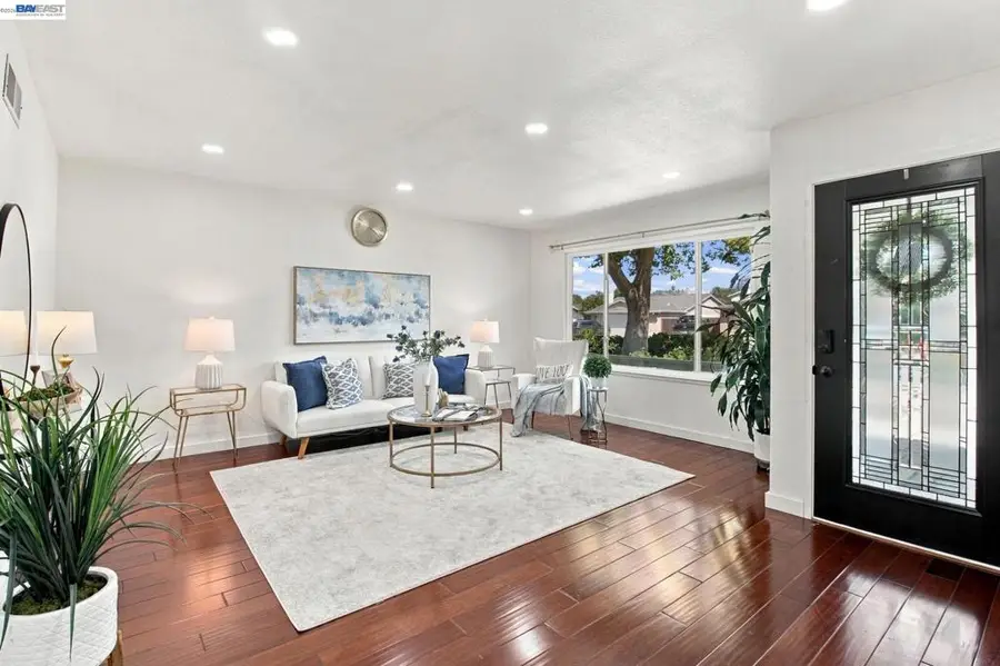 851 Geraldine St, Livermore, CA 94550 - #2