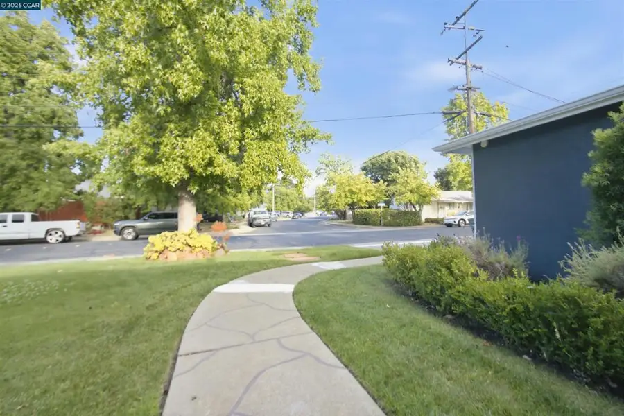 1412 Delaware Dr, Concord, CA 94521 - #3