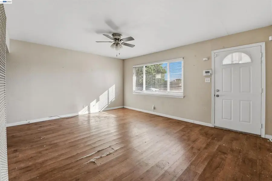 1223 W Santa Fe Ave, Merced, CA 95340 - #3