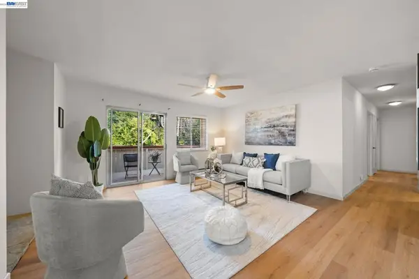 957 Cheryl Ann Cir #15, Hayward, CA 94544