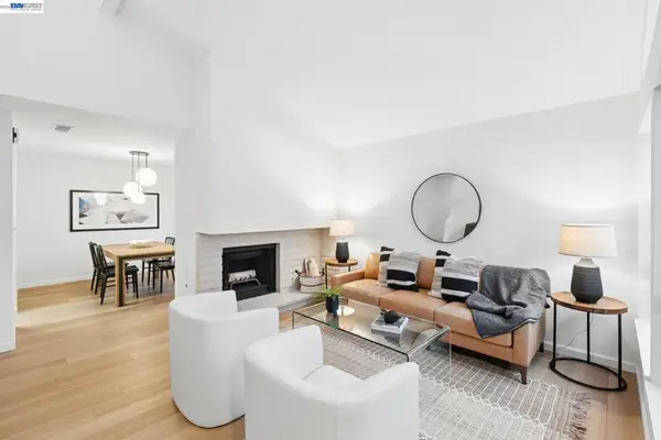 114 Lagunaria Ln, Alameda, CA 94502