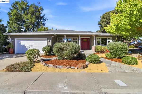 4717 Canary Dr, Pleasanton, CA 94566