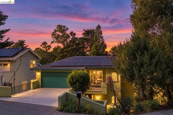 6375 Longcroft Dr, Oakland, CA 94611