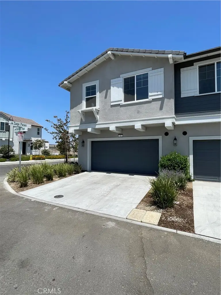 4283 S Hollyhock Paseo #31, Ontario, CA 91761 - Image #2