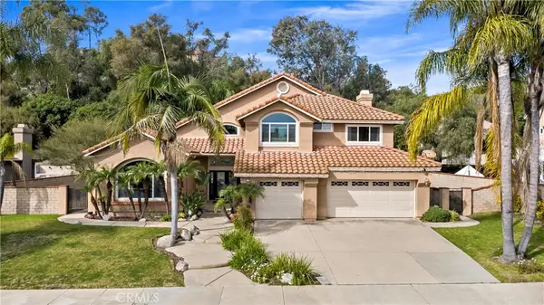 46 Los Felis, Pomona, CA 91766