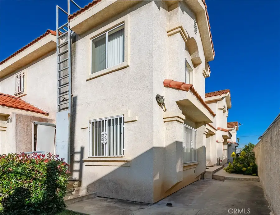 1097 S Marguerita Avenue #D, Alhambra, CA 91803 - #3