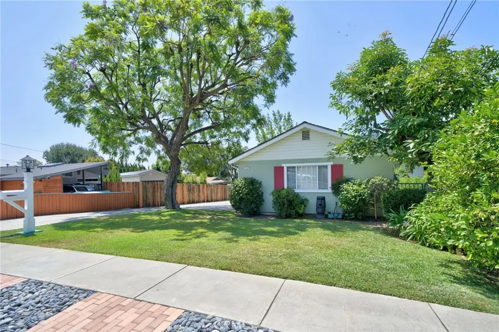 300 W Laurel Avenue, Sierra Madre, CA 91024 - #1