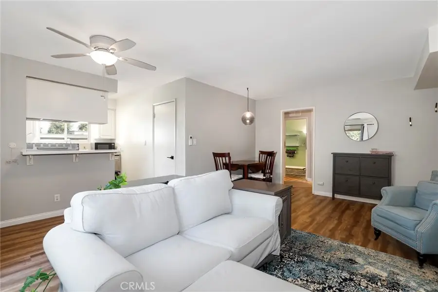 6021 Fountain Park Ln #2, Woodland Hills, CA 91367 - Image #3