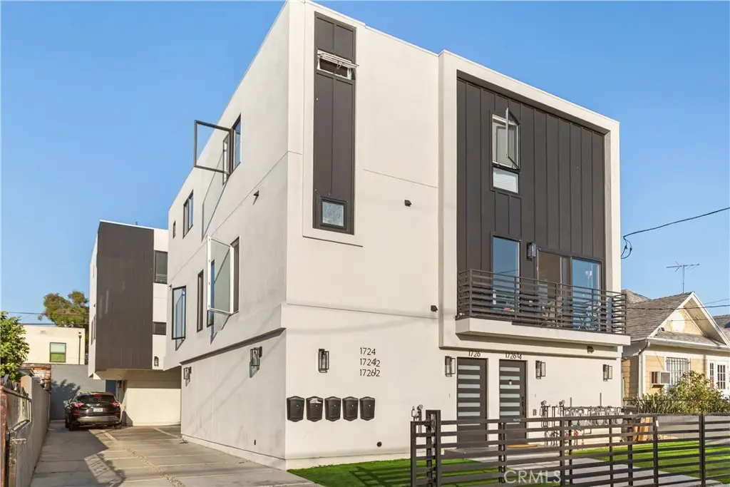 1726 Menlo Avenue, Los Angeles, CA 90006 - #1
