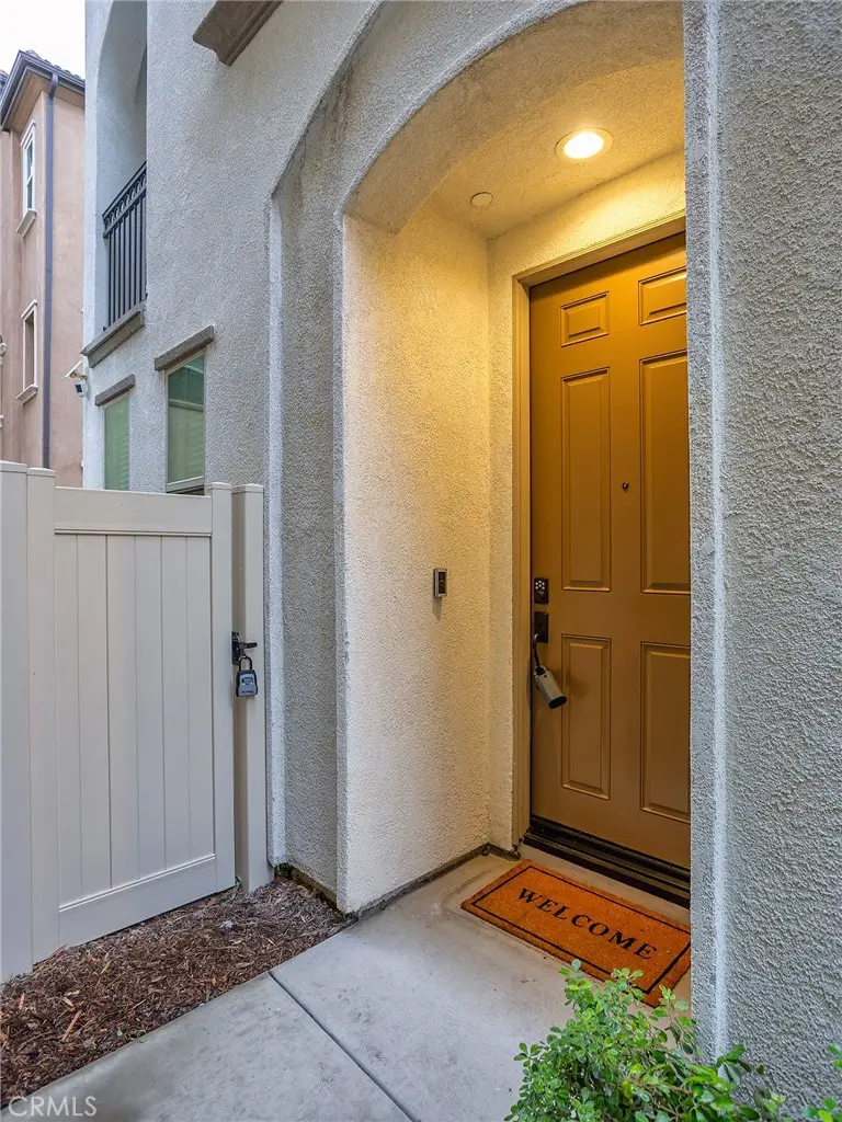 11238 N Mission Heights Drive, San Fernando, CA 91345 - Image #3