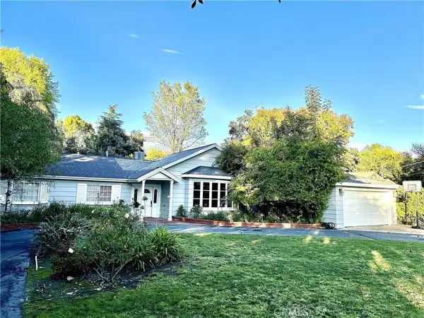 23051 Oxnard Street, Woodland Hills, CA 91367