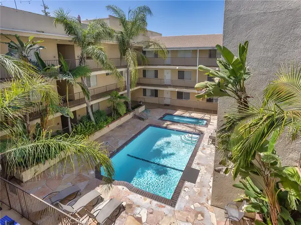 11044 Acama Street #302, Studio City, CA 91602