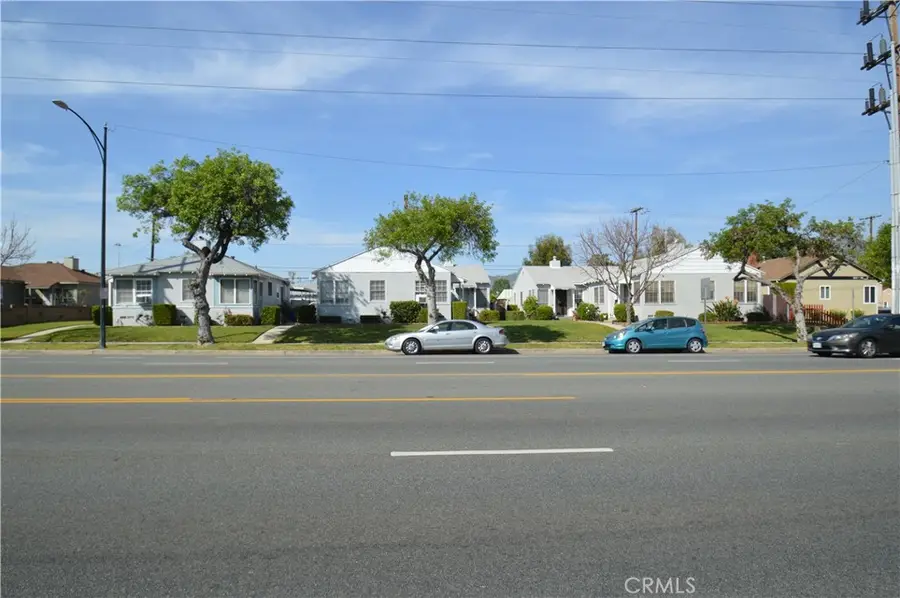 3009 W Victory Boulevard, Burbank, CA 91505 - #3