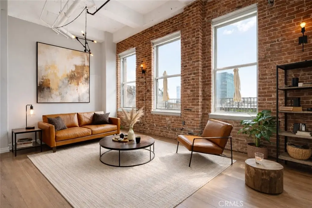 215 W 7th, Los Angeles, CA 90014 - #1