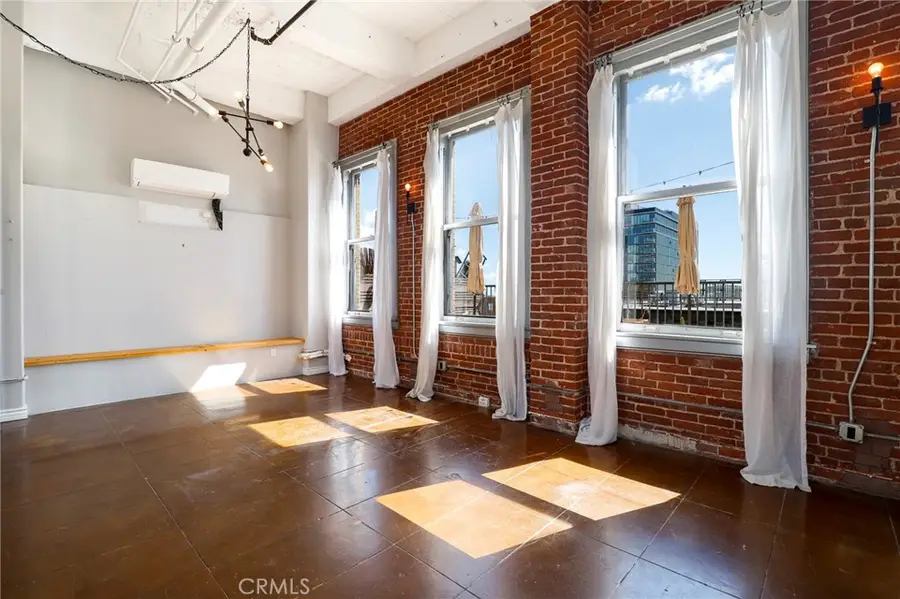 215 W 7th, Los Angeles, CA 90014 - #2
