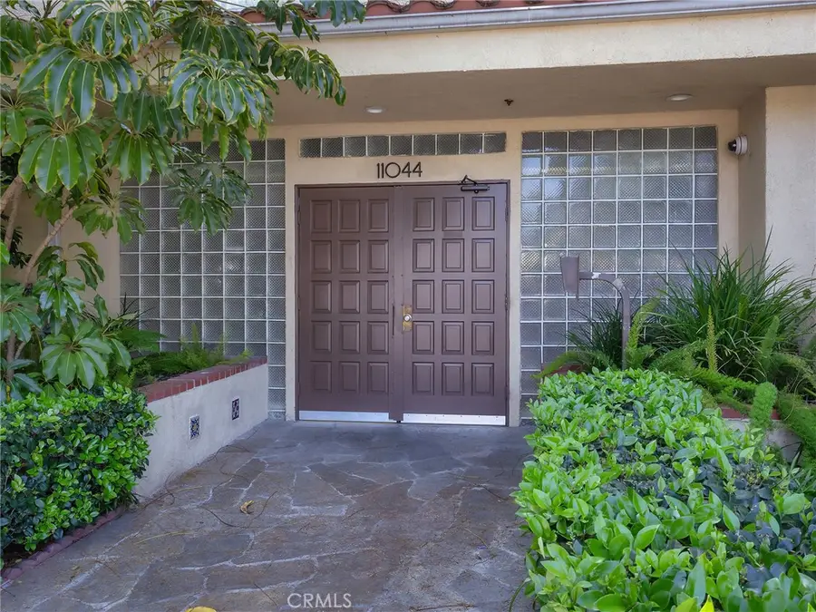 11044 Acama Street #302, Studio City, CA 91602 - #3