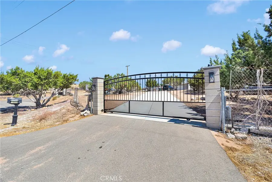 15558 Greenwood St, Hesperia, CA 92345 - #3