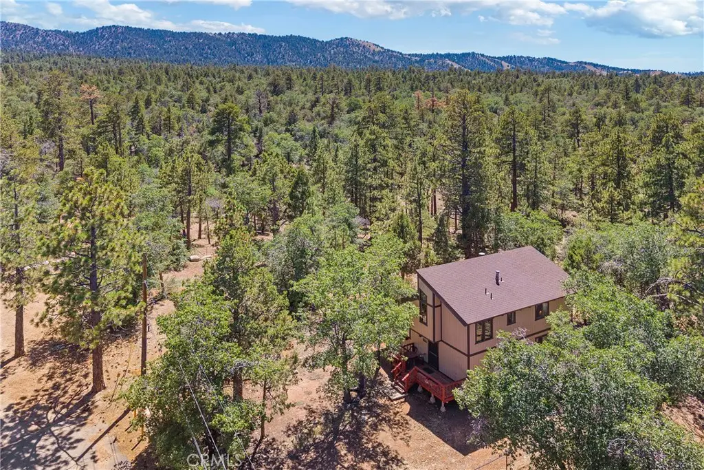 894 San Bernardino Avenue, Sugarloaf, CA 92386 - Image #1