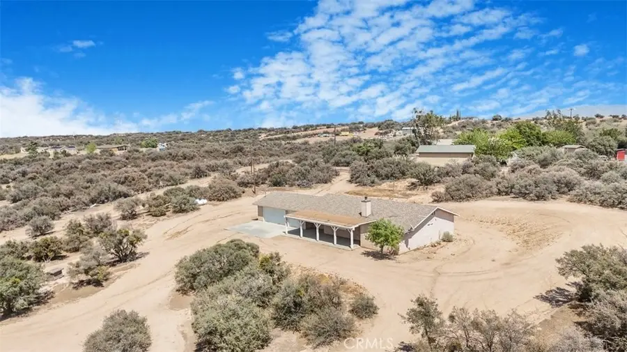 11221 Omelveny Road, Oak Hills, CA 92344 - Image #2