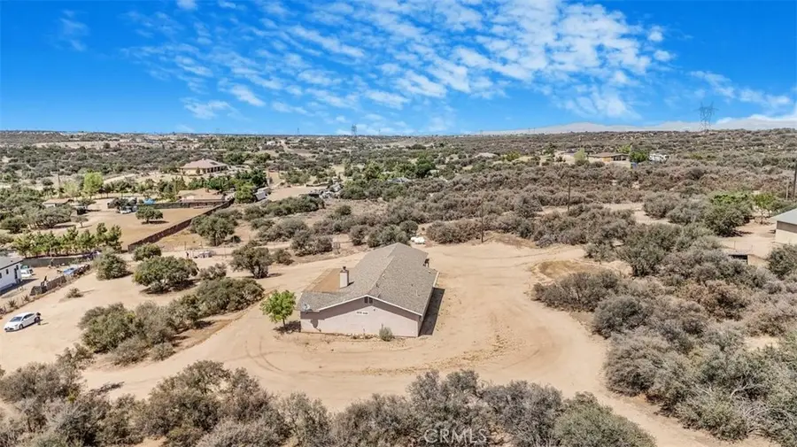 11221 Omelveny Road, Oak Hills, CA 92344 - Image #3