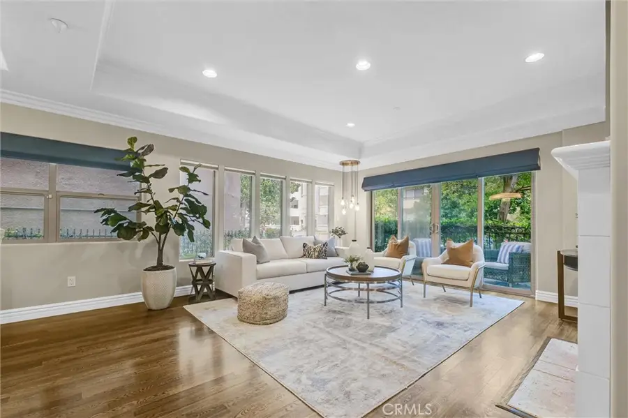 1741 S Bentley Avenue #1, Los Angeles, CA 90025 - #3