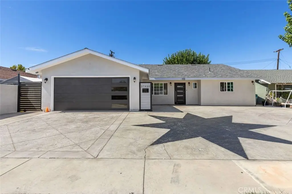 37939 27th E, Palmdale, CA 93550 - #1