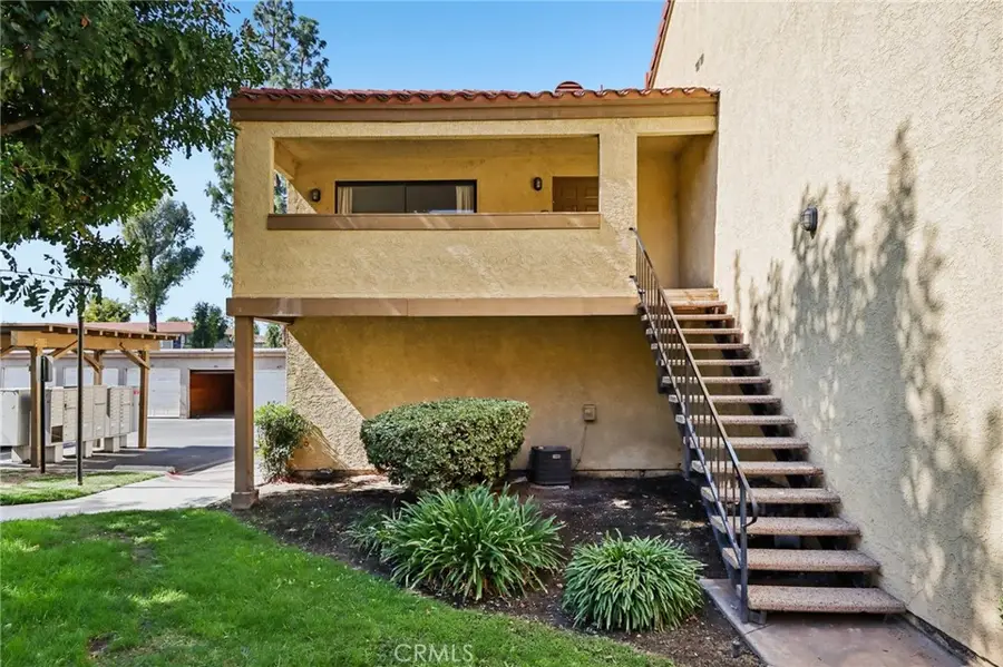 1142 W Blaine #201, Riverside, CA 92507 - Image #2