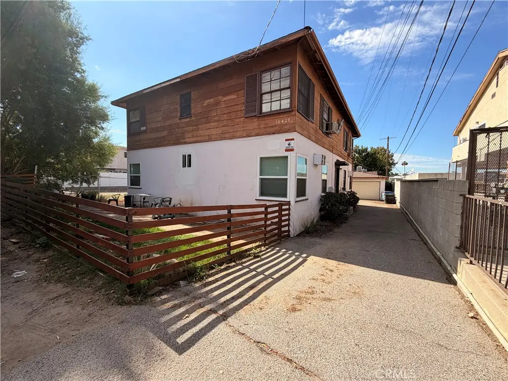 10429 Mcvine Avenue, Sunland, CA 91040 - Image #1
