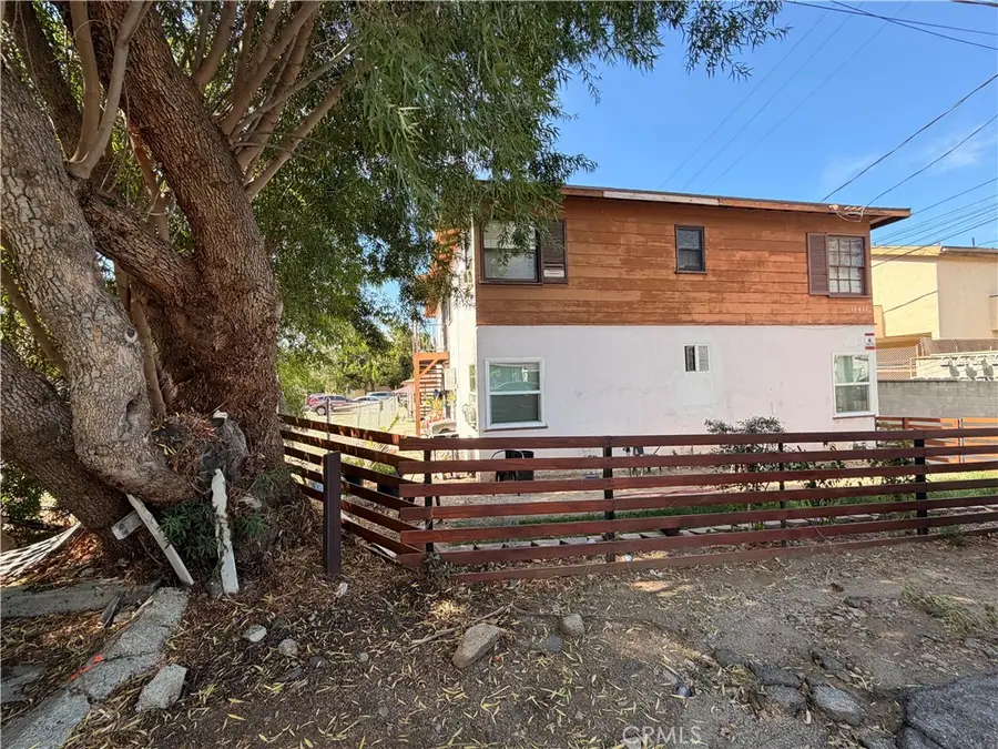 10429 Mcvine Avenue, Sunland, CA 91040 - Image #2