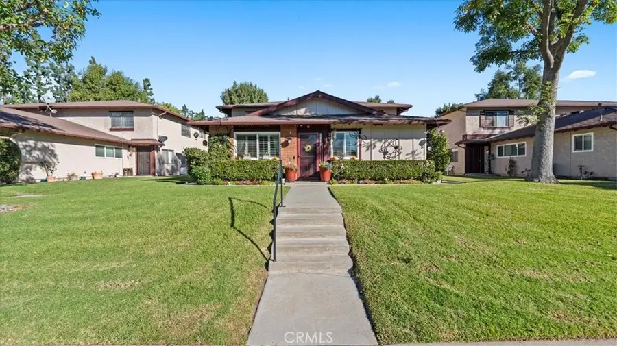 1149 W Calle De La Luna #1, Azusa, CA 91702 - Image #2