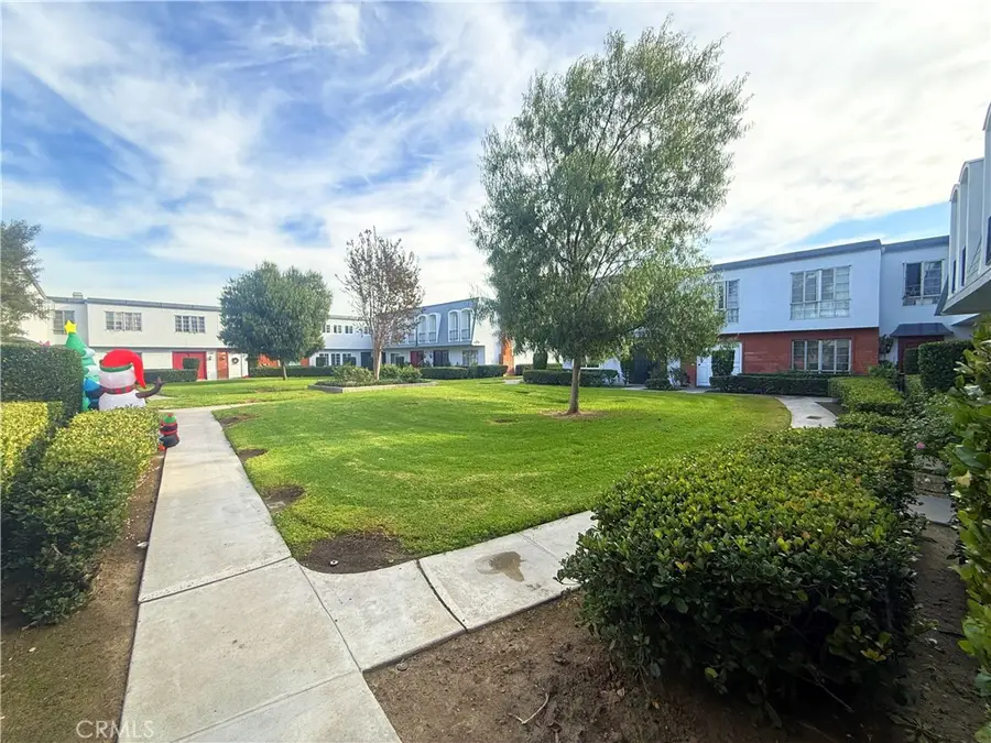 1974 W Glenoaks Avenue #E, Anaheim, CA 92801 - Image #3