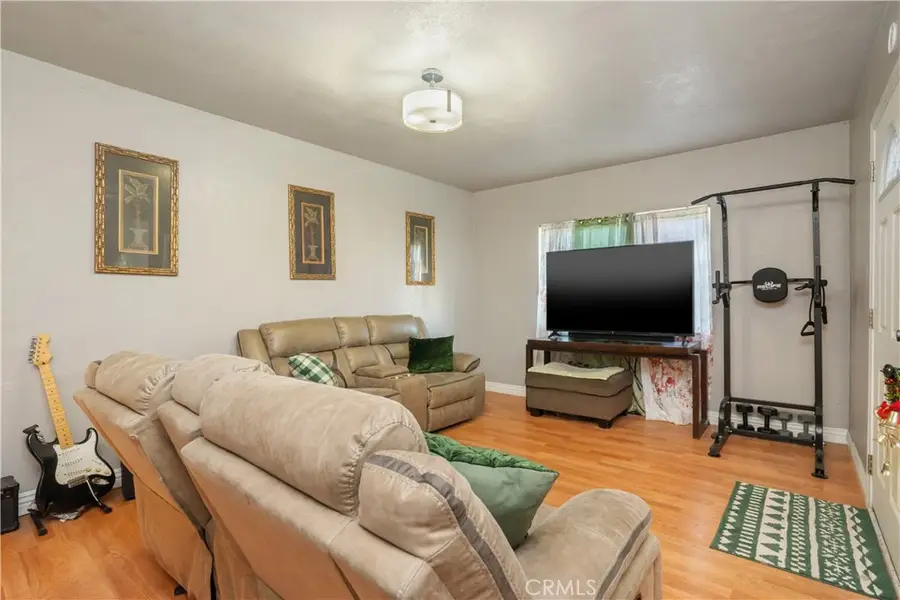 11936 Neenach, Sun Valley, CA 91352 - Image #2