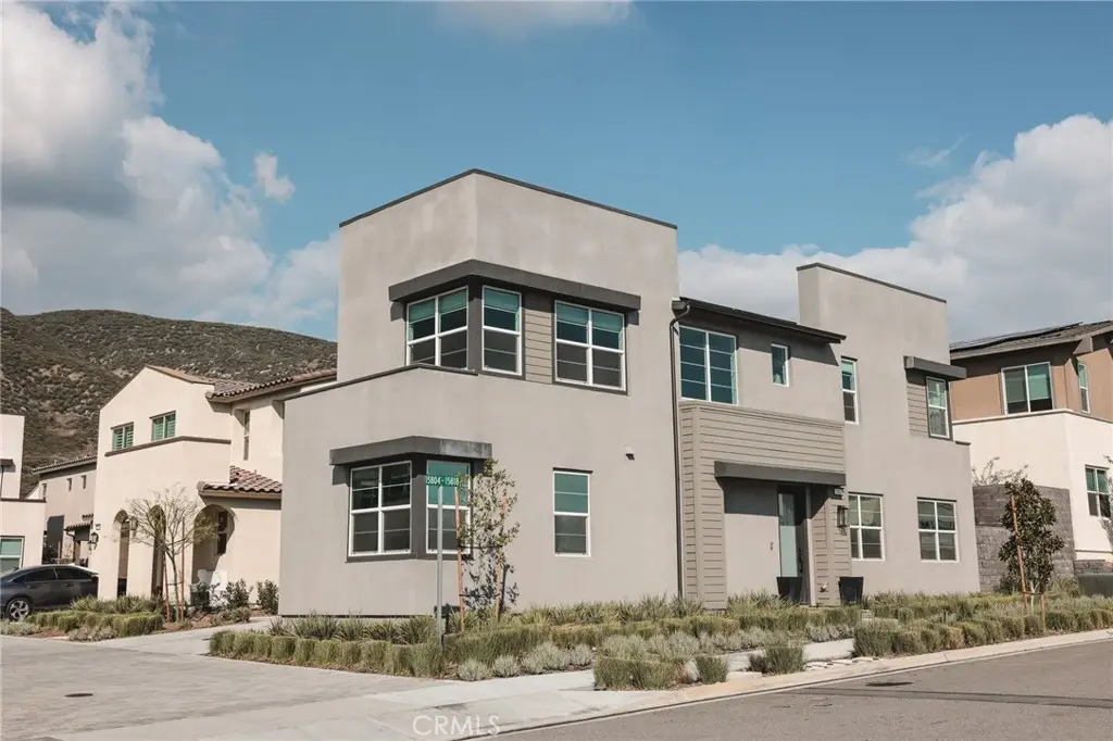 15818 Caterpillar Dr, Fontana, CA 92336 - Image #1