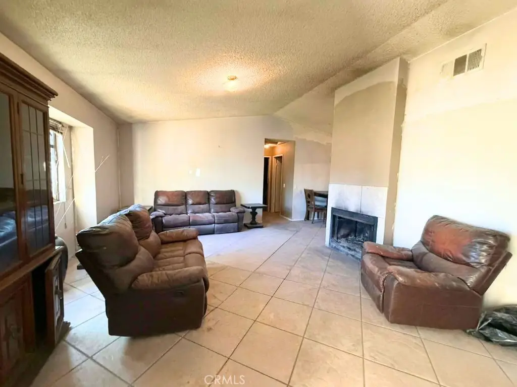 16085 Village, Victorville, CA 92394 - #1