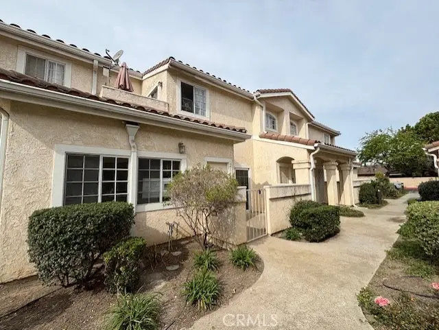 2160 Blackberry Circle, Oxnard, CA 93036 - Image #2