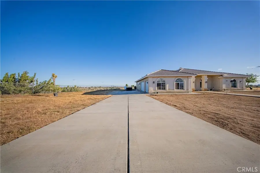 10490 Joshua, Oak Hills, CA 92344 - #2