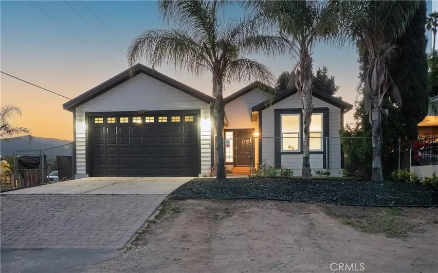 19241 Envoy Avenue, Corona, CA 92881 - #2