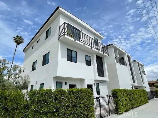 11451 W Victory Boulevard, North Hollywood, CA 91606