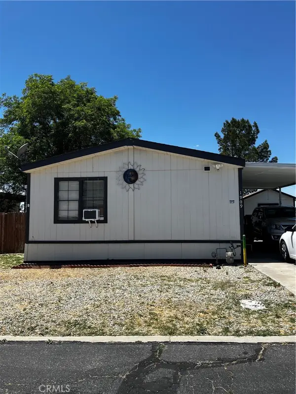 1909 Jamie Way, Rosamond, CA 93560