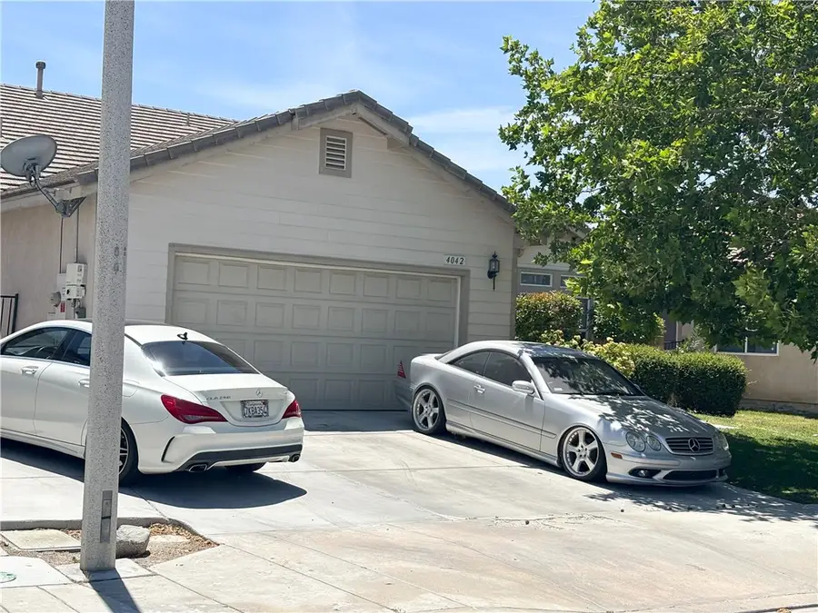 4042 W Avenue J9, Lancaster, CA 93536 - #2
