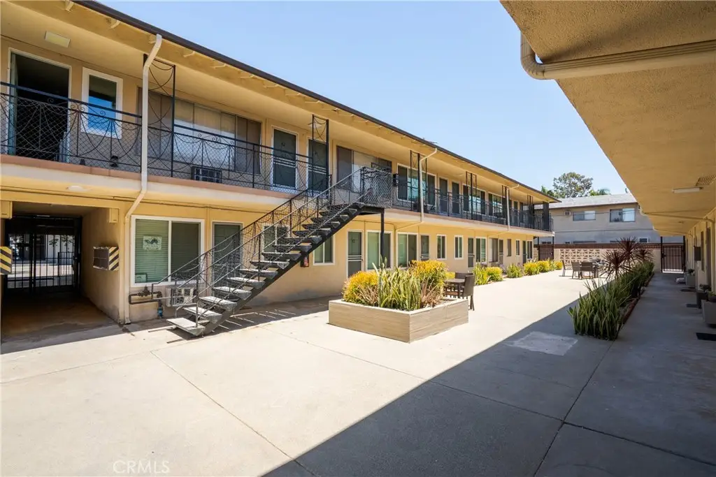 618 W Route 66, Glendora, CA 91740 - #1
