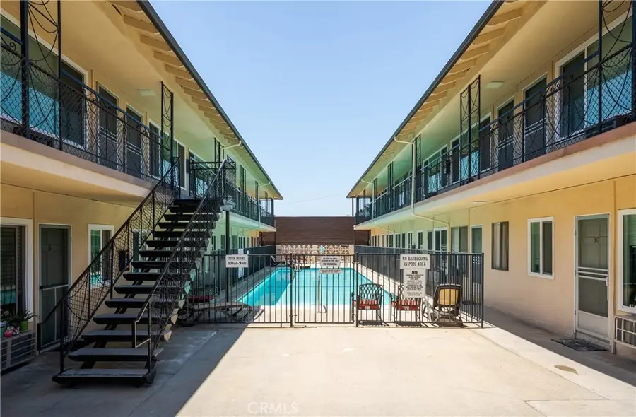618 W Route 66, Glendora, CA 91740 - #3