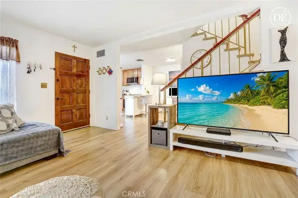 7301 Lennox Avenue #D13, Van Nuys, CA 91405